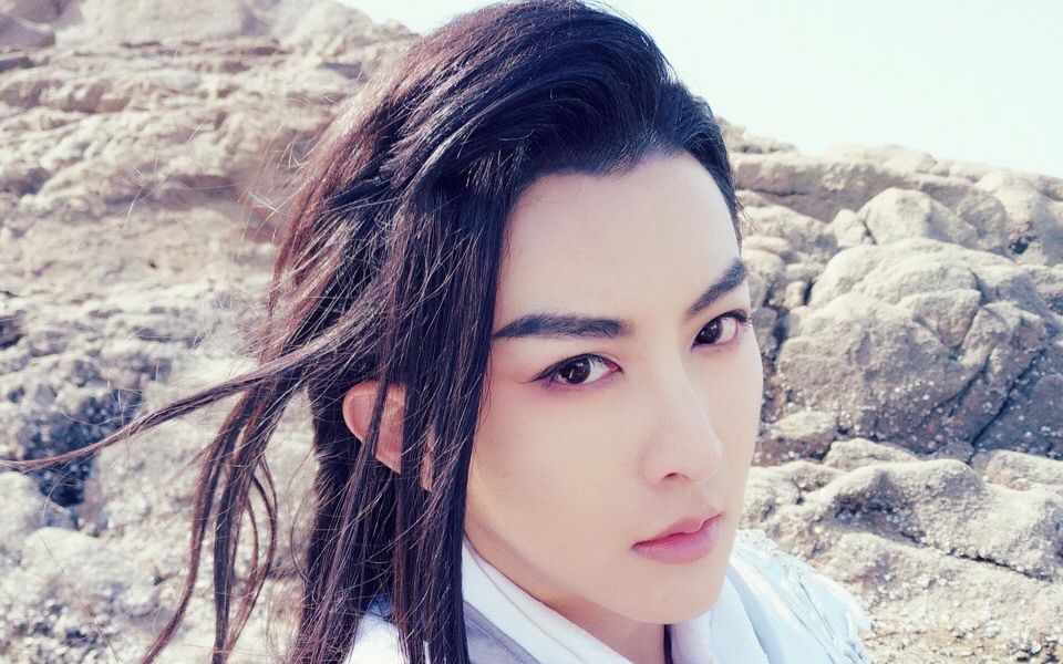 【搬运】秒拍-震惊!一神秘女子一语道出埋藏在黑天多年的秘密!(鬼畜视