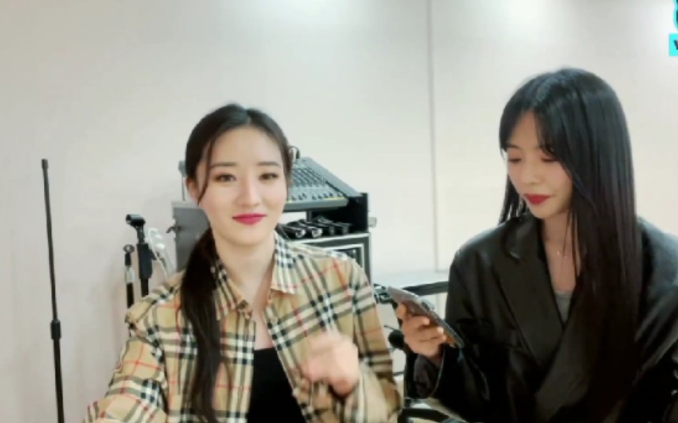 双厨狂喜捕梦网队长在直播中唱iu的抓住我的手好好听