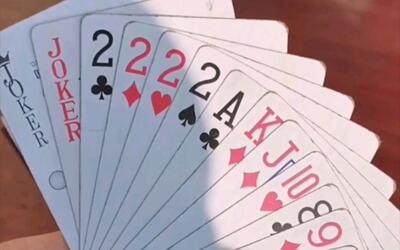 没7(妻),没q(钱),注定是一副烂牌,人生也是如此,任意来一张结局都会不