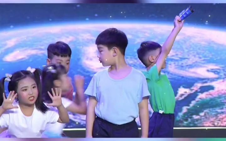 [图]少儿朗诵《你好，太空》朗诵 舞台剧 幼师必备 幼师舞蹈 律动舞 少儿舞蹈 幼儿园 儿童剧 舞蹈视频 幼儿舞蹈分享 幼儿园毕业 少儿舞 幼儿舞蹈 少儿舞蹈视频 儿