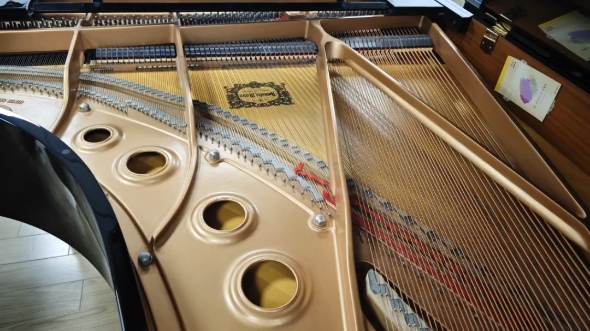 yamaha雅马哈c5三角钢琴,长200厘米,宽149厘米,高102厘米,重350kg