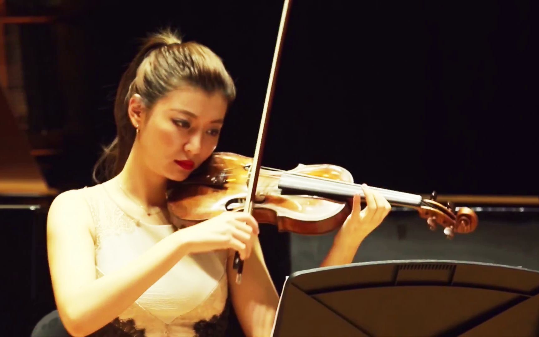 电影《大话西游》片尾曲《一生所爱》,谷丽莎演奏,一面之缘,难忘终生!