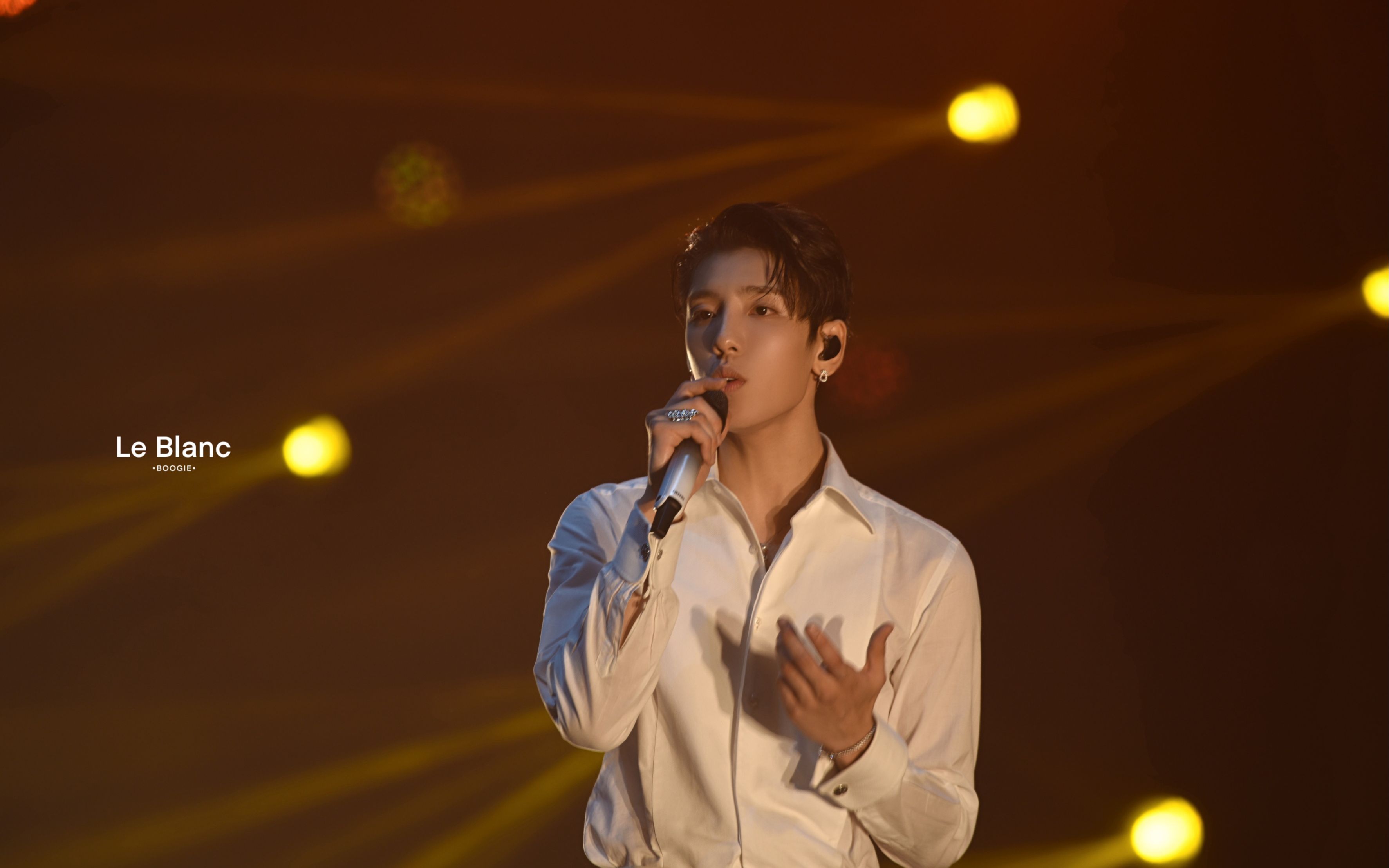 王子异演唱会年少有为单人focus