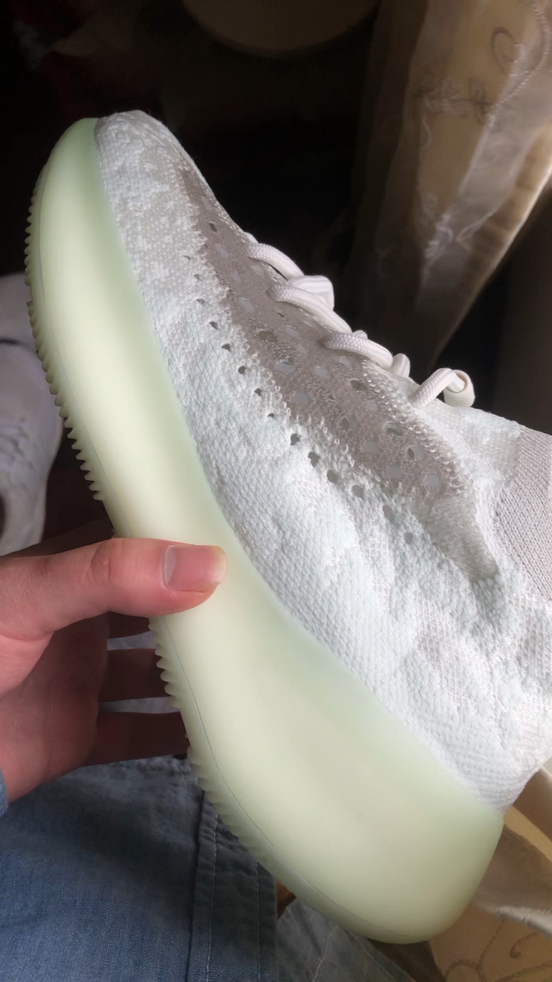 yeezy380夜光白实物