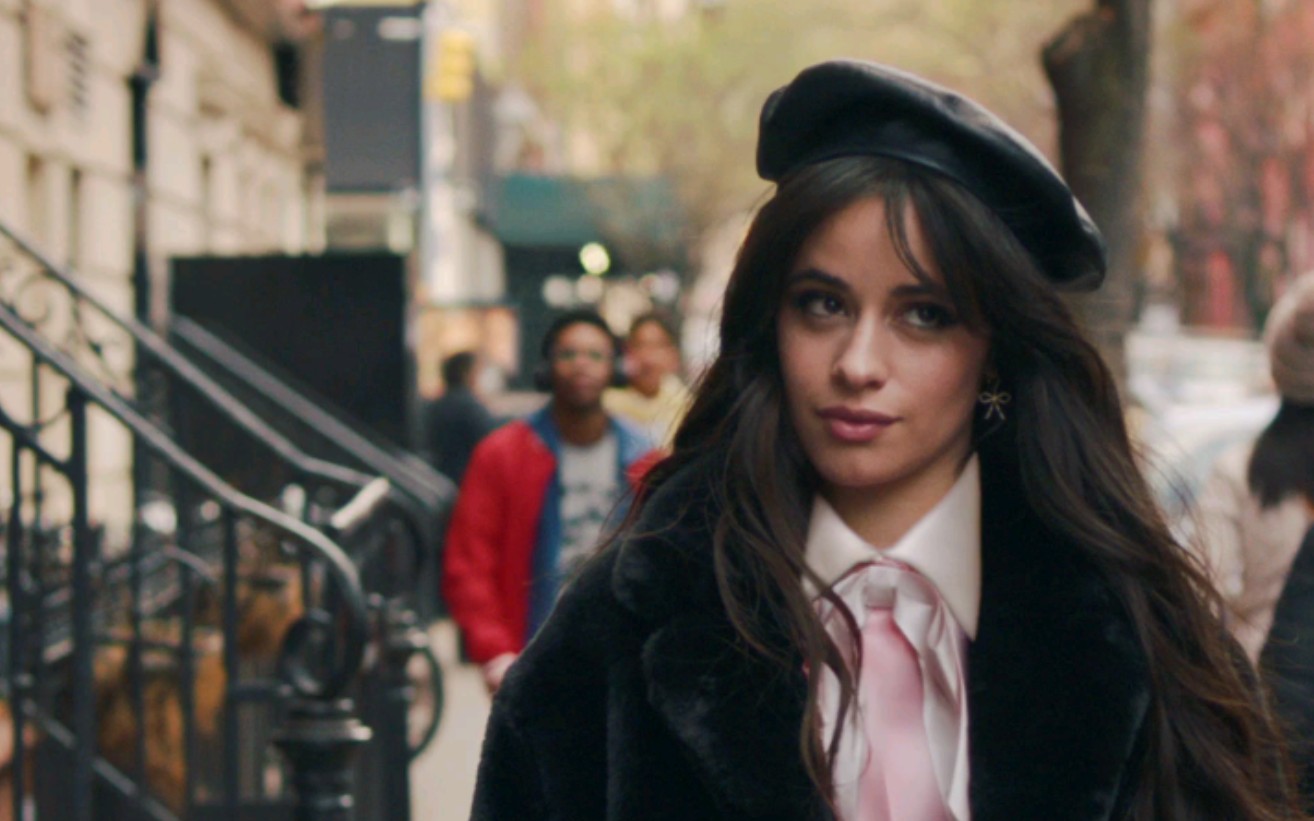 美国广告卡妹camilacabellox万事达卡无价惊喜