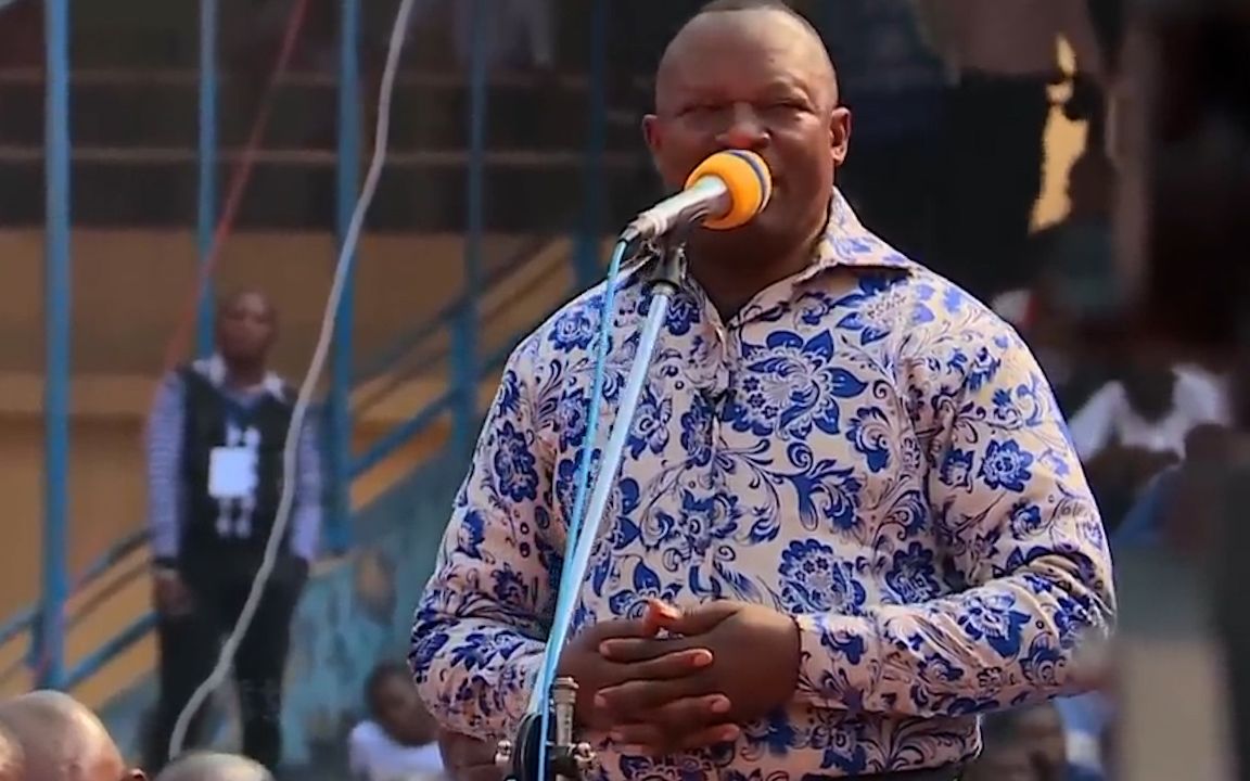 非洲刚果超级富豪,洗脚盆装神仙水年入千万