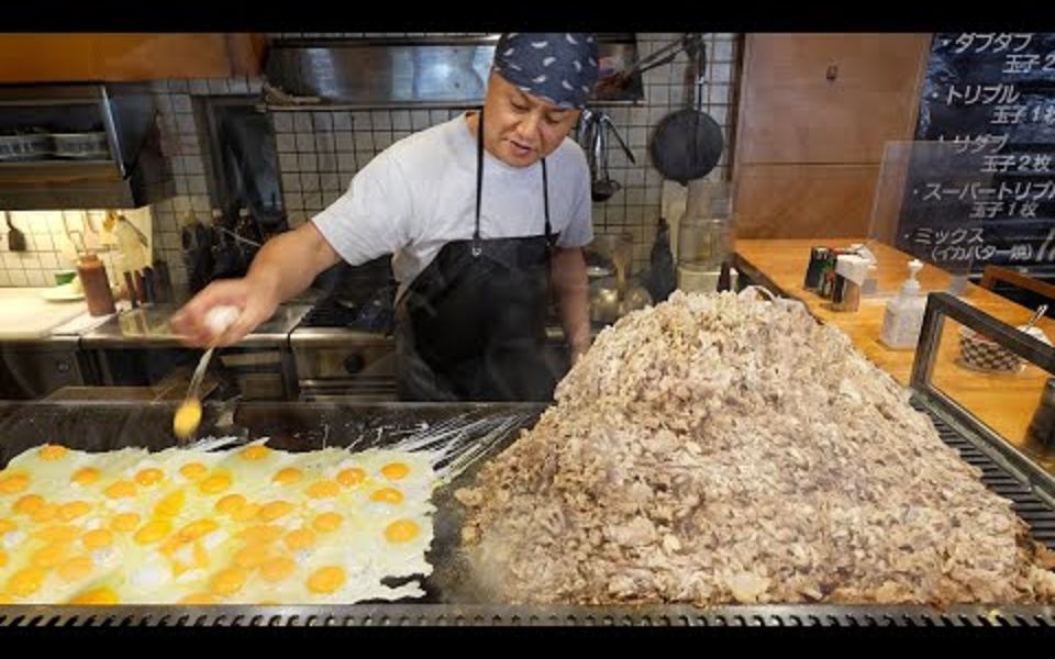 【日本美食】巨量的食物,肉,炒饭,面条,炸鸡!食物量都很大哔哩哔哩bilibili