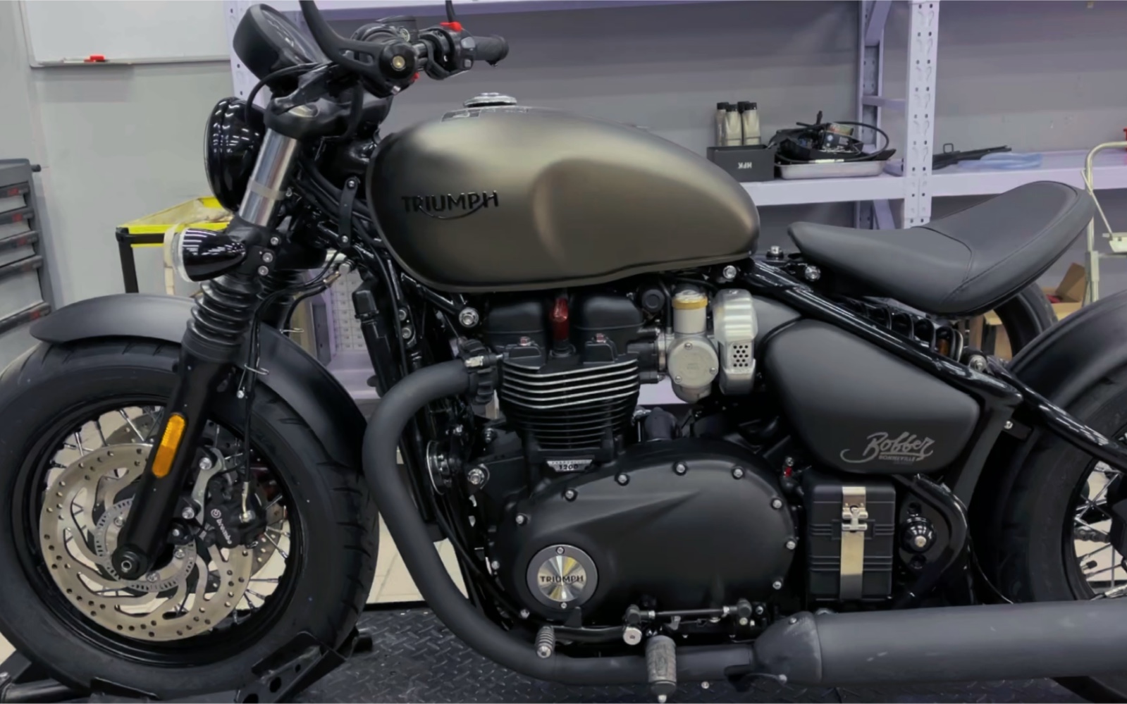 凯旋bobber素车初改就是要复古