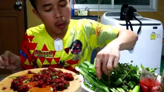 Download Video: 泰国（八哥美食菜单）苦胆牛肉赤身配上新鲜蔬菜食谱