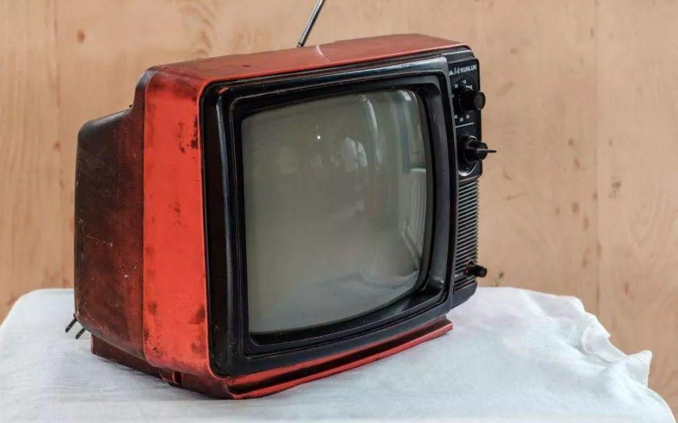 80年代的黑白电视也可以缩到手机上!