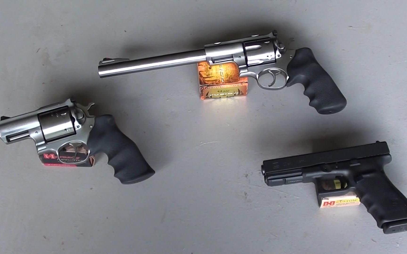 测试3种口径的猎鹿手枪弹