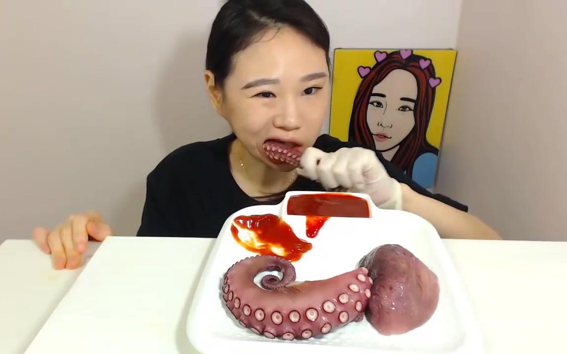 大胃王卡妹吃章鱼