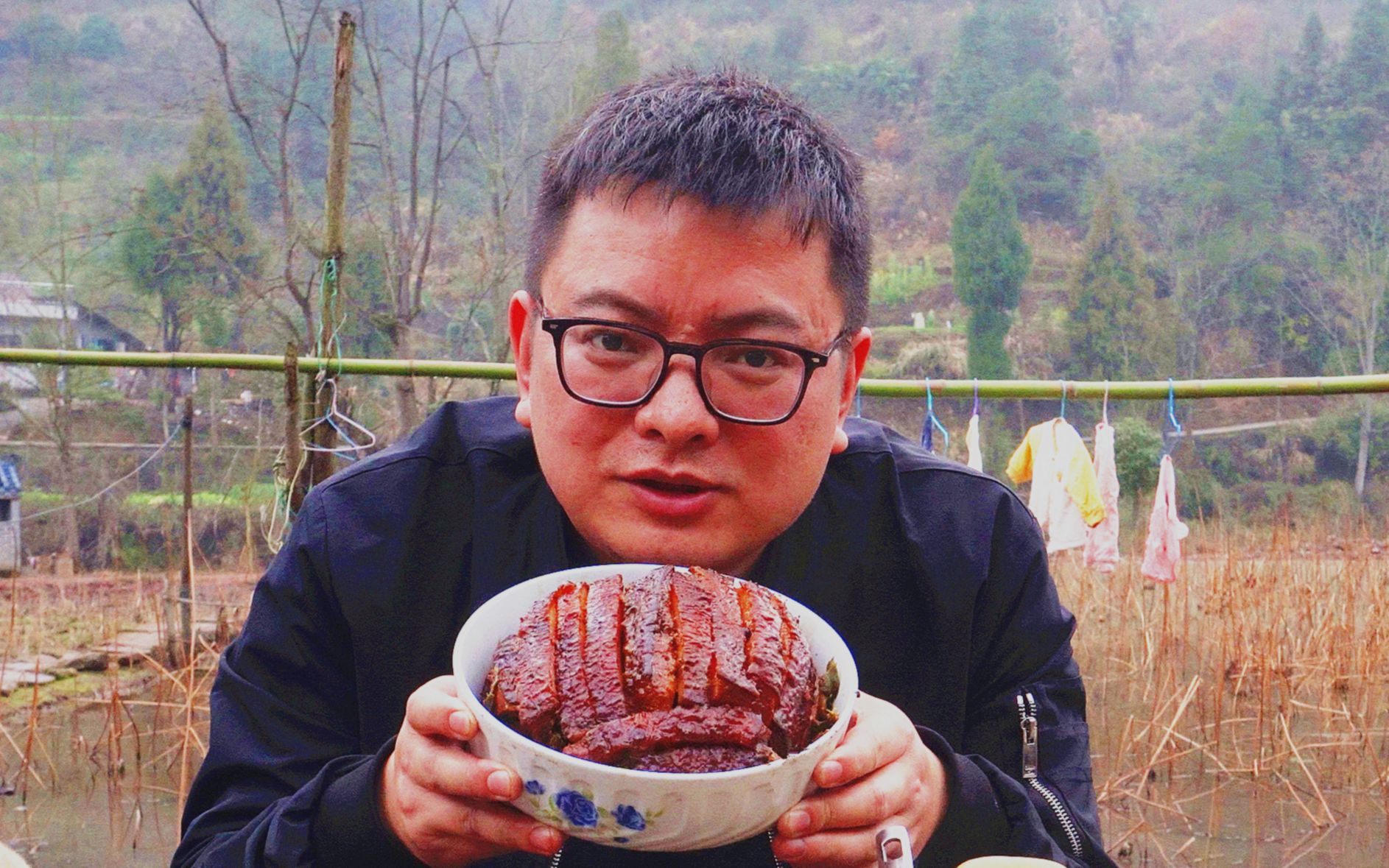 [图]不想春雨润了带着阳光香气的梅干菜，就用扣肉来裹进肚子吧