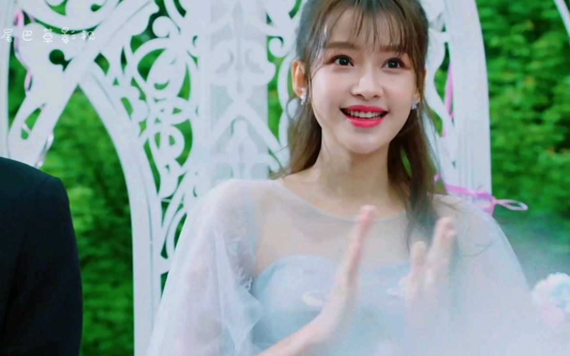 与晨同光孙怡白敬亭姐姐为朋友婚礼试伴娘服换身后弟弟看呆了