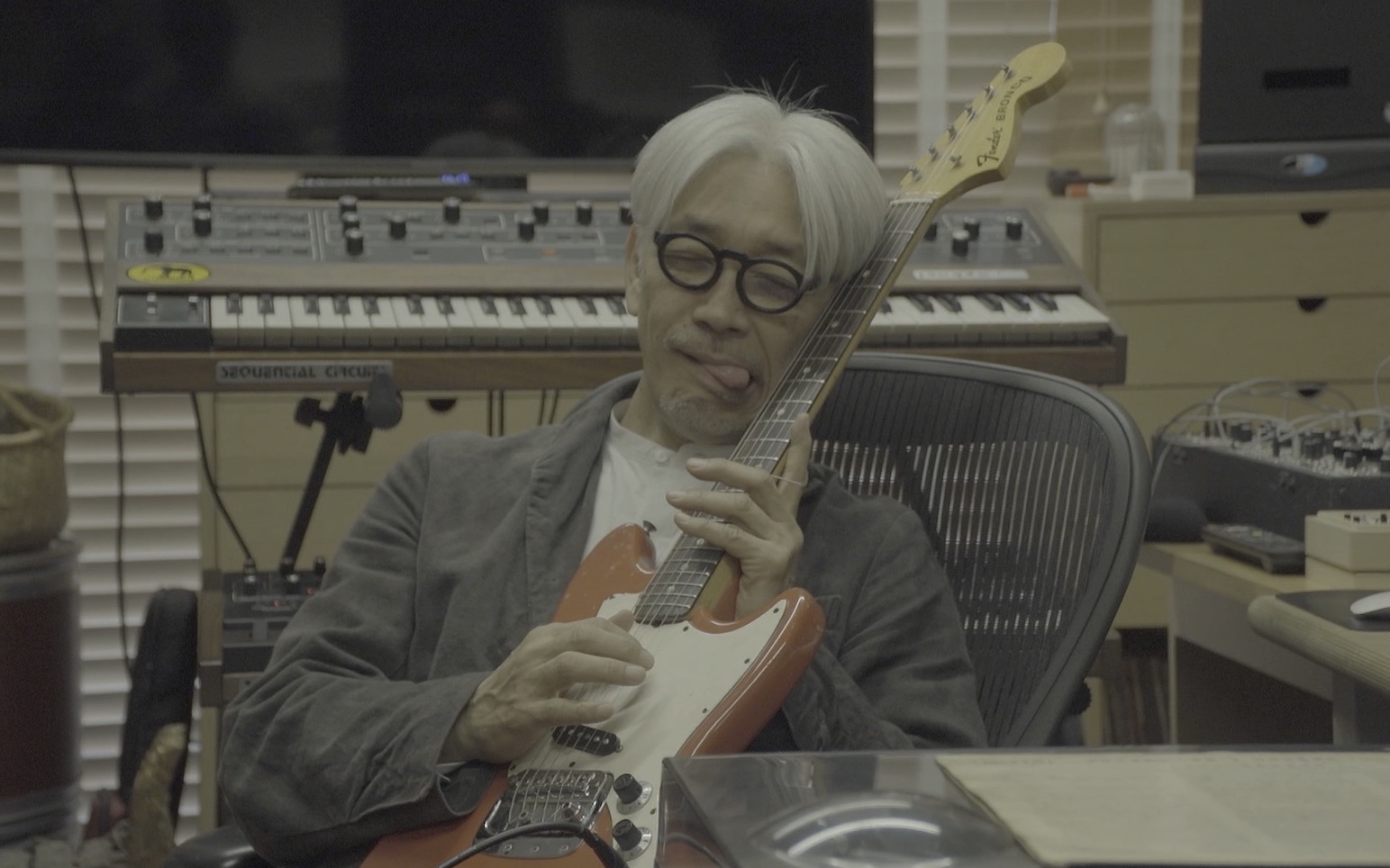 第6话 我的声音像一个小岛,而音乐宽广如海洋|十三邀之坂本龙一