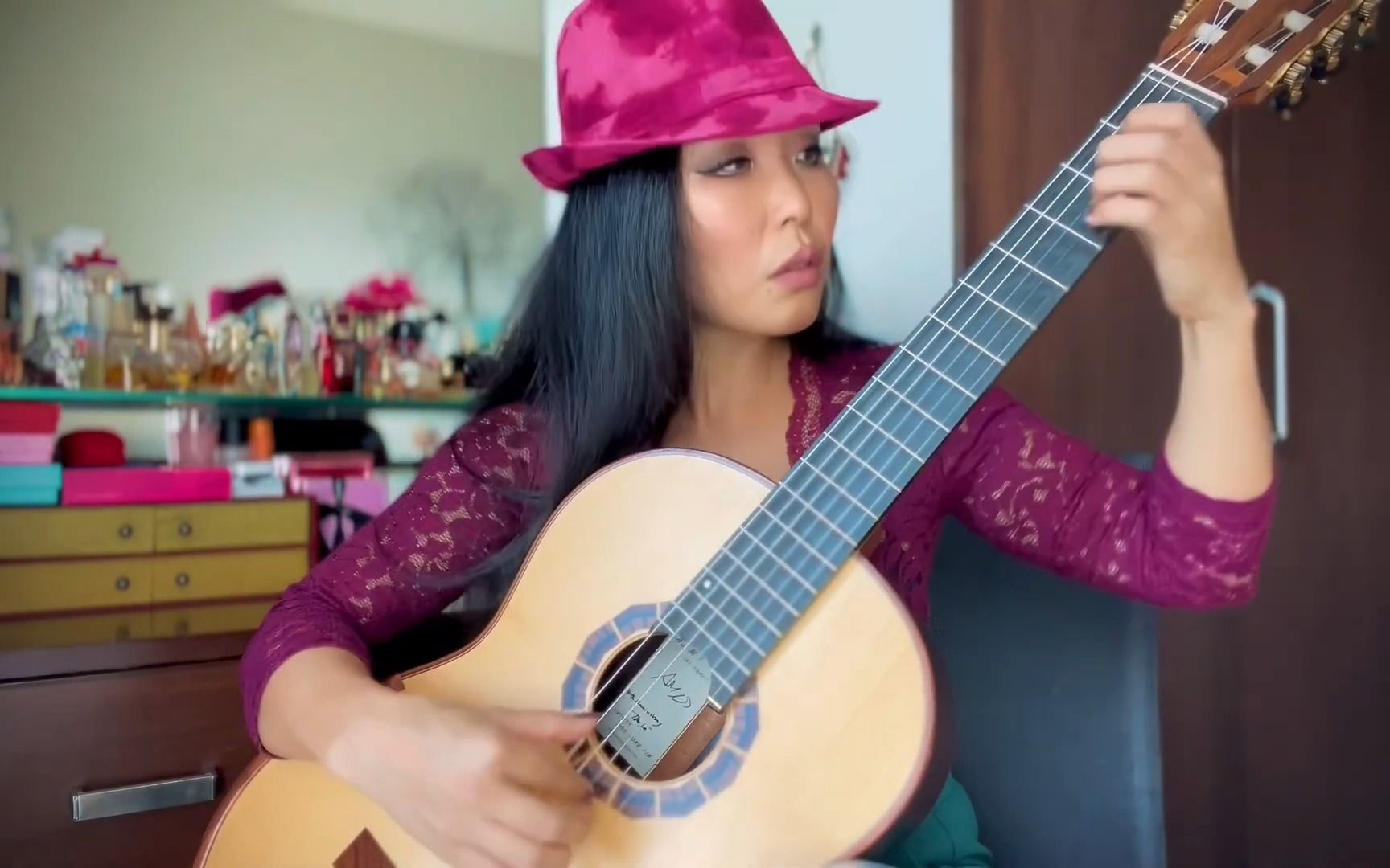 [图]Volver, Tango _ Thu Le Classical Guitar