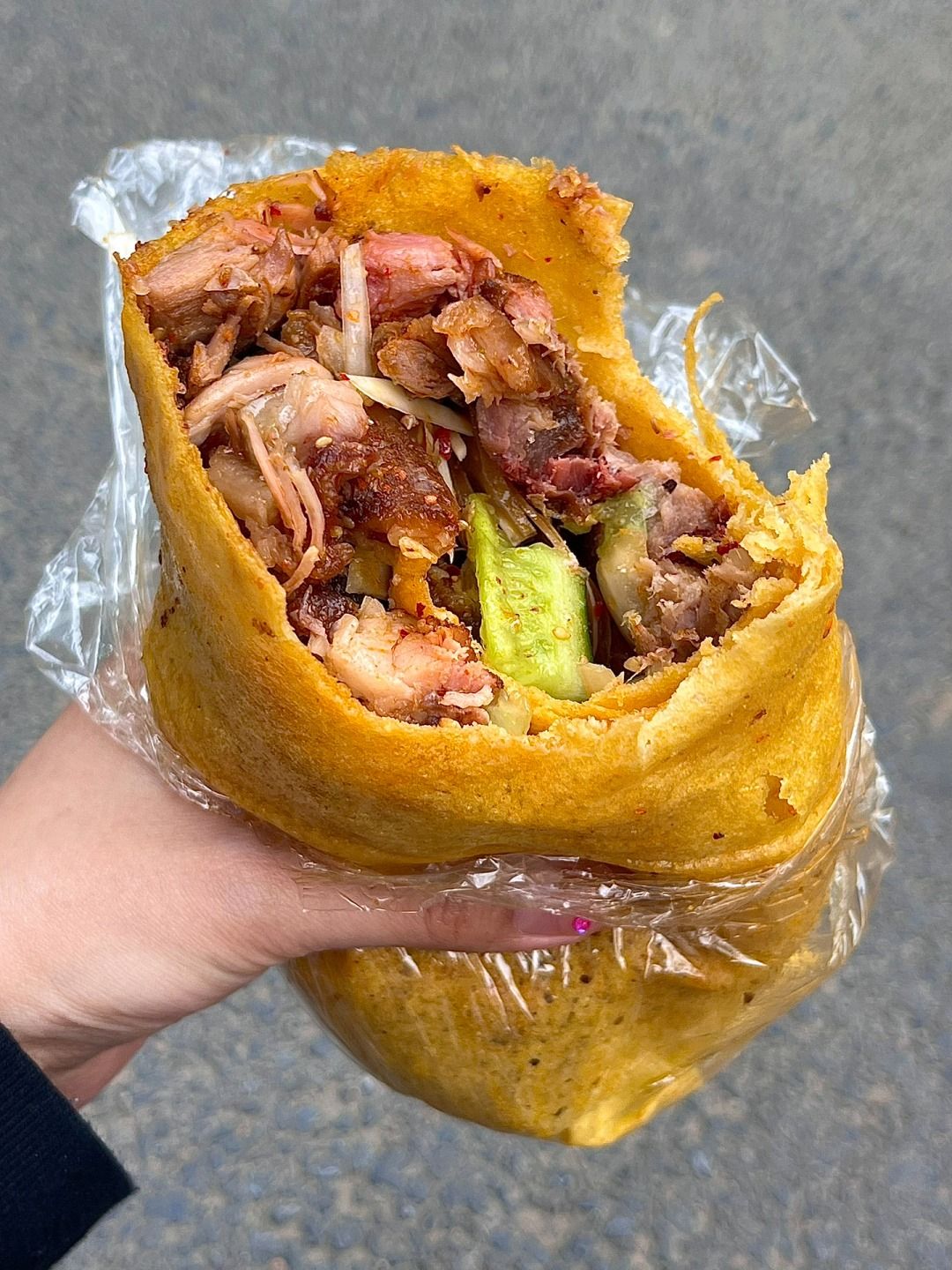 香脆的大肘子卷饼!