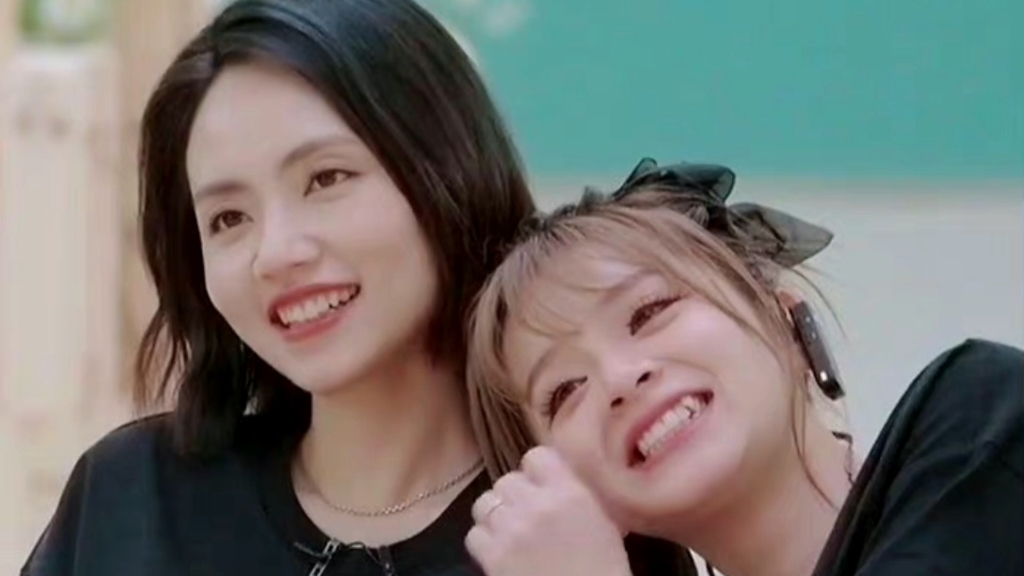 刘惜君×美依礼芽 四棍:我真的很内敛啊!