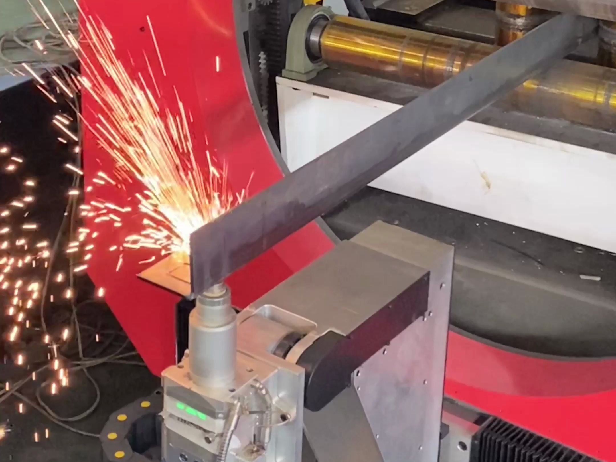 单渠道激光切开机2024年全球商场销售额达1011亿美元