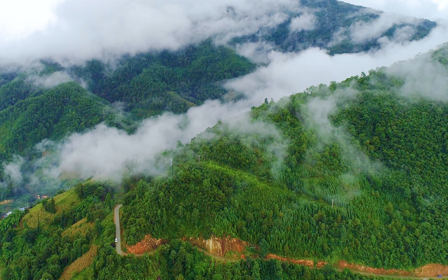 【航拍素材】航拍大山云海4K视频,视频剪辑必备素材,宣传片制作必备!哔哩哔哩bilibili