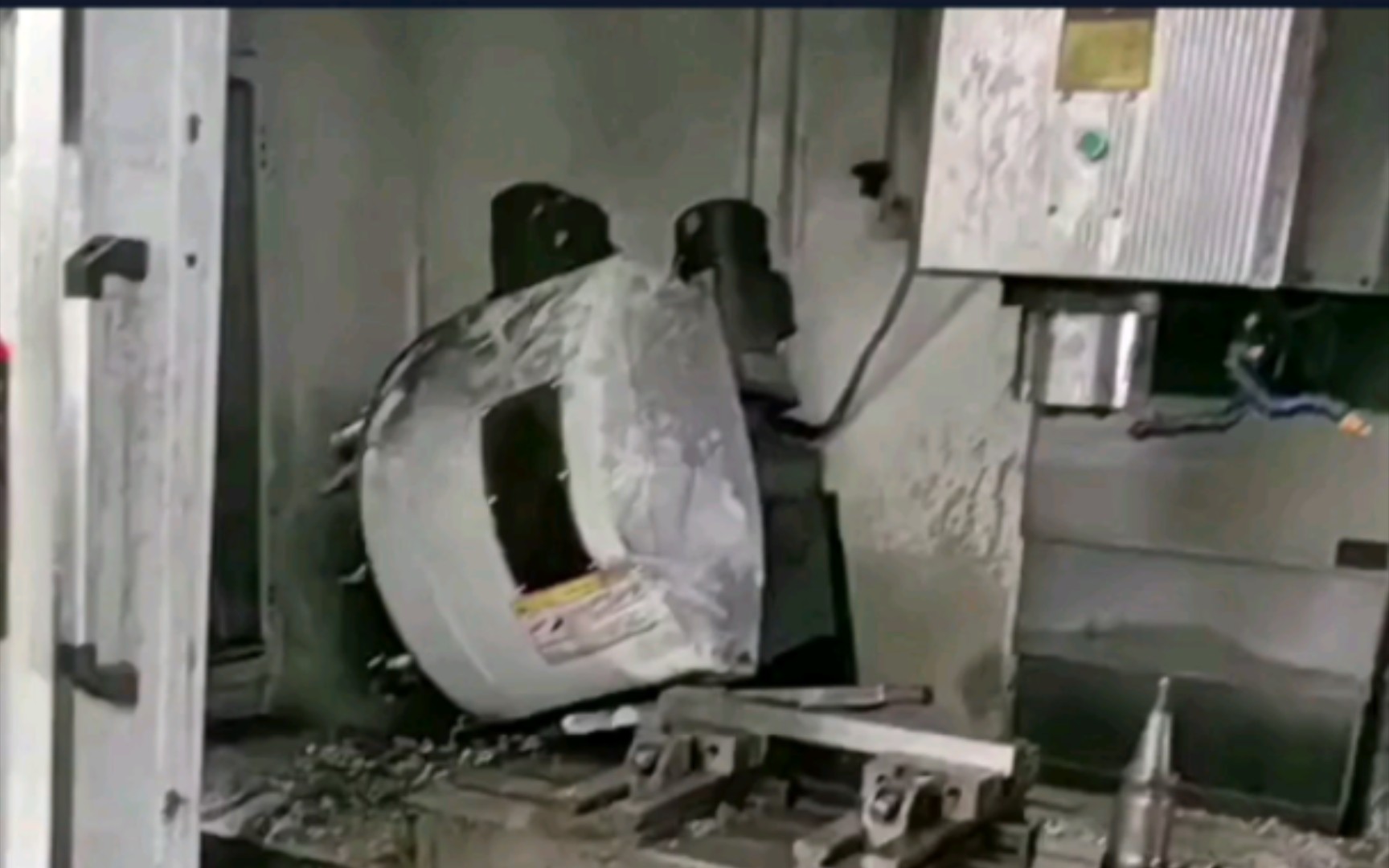 遭遇刀神,cnc 撞刀后的"绝地求生"反应!