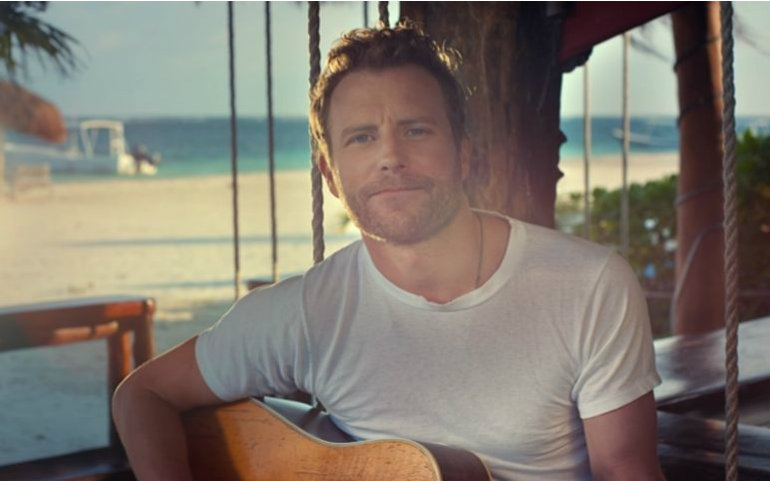 [图]【中英字幕】Dierks Bentley - Somewhere On A Beach