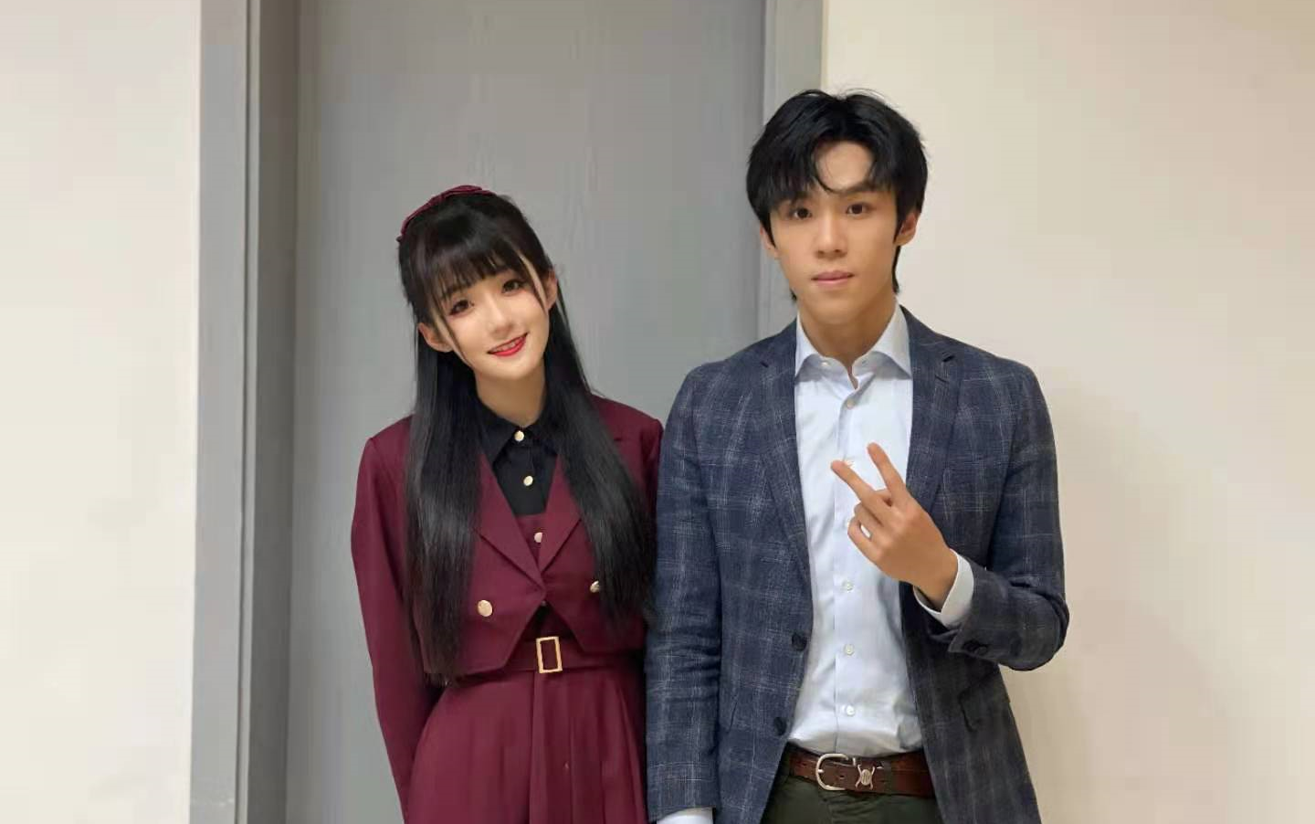 老番茄伢伢空降毕业红毯复旦两大up首次同台