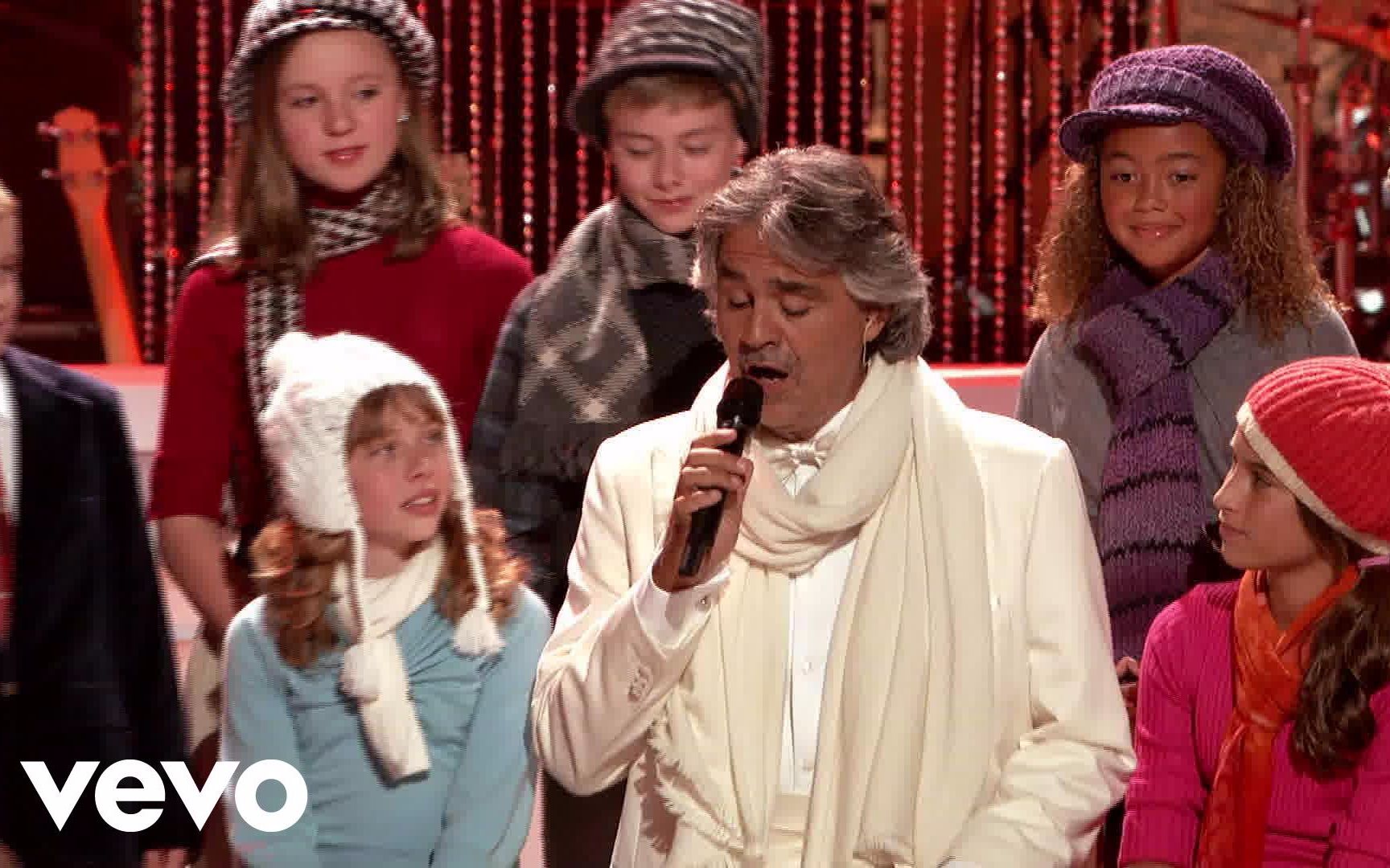 [图]【字幕版】Andrea Bocelli - Santa Claus Is Coming To Town