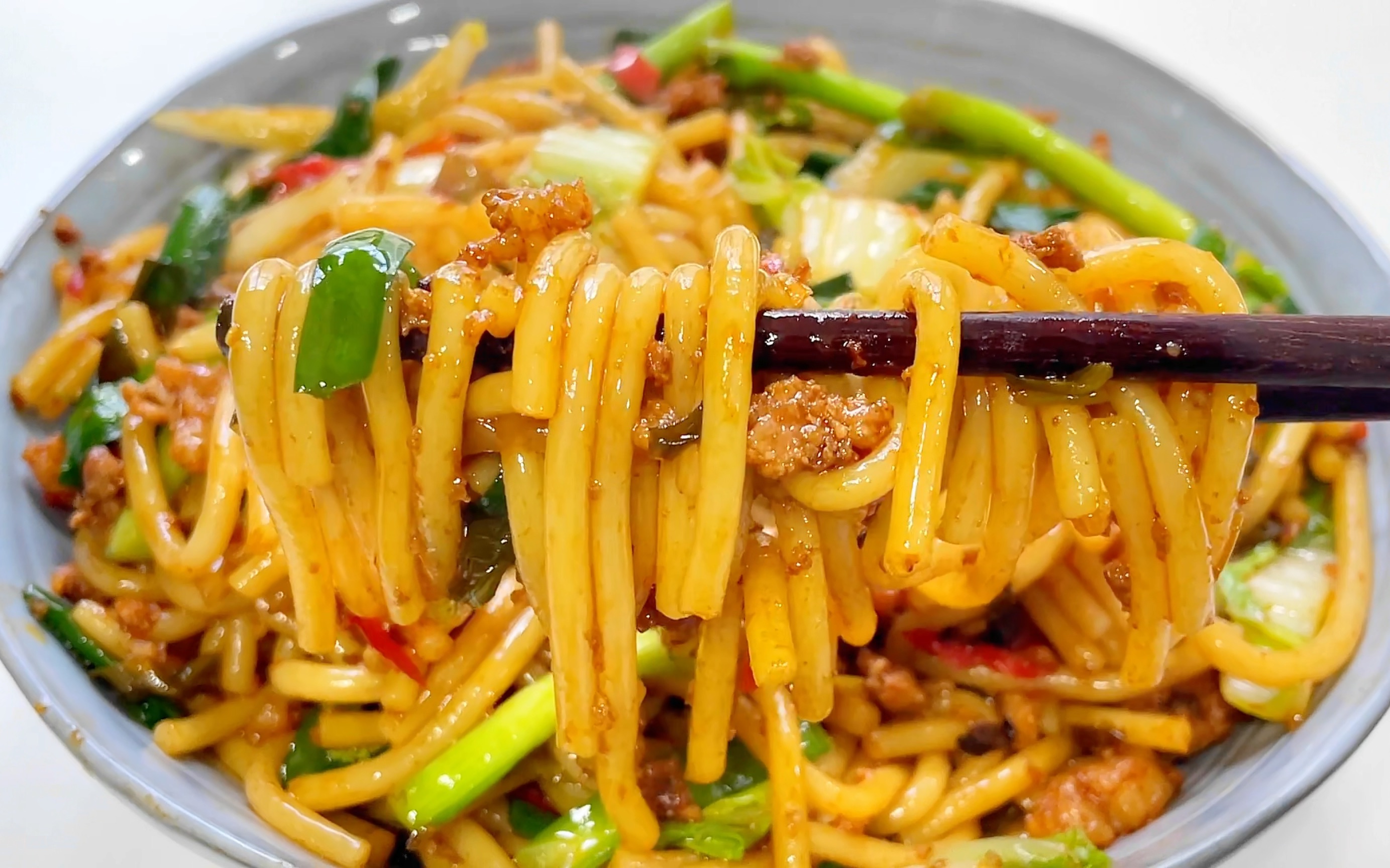 在家复刻夜宵摊炒米线