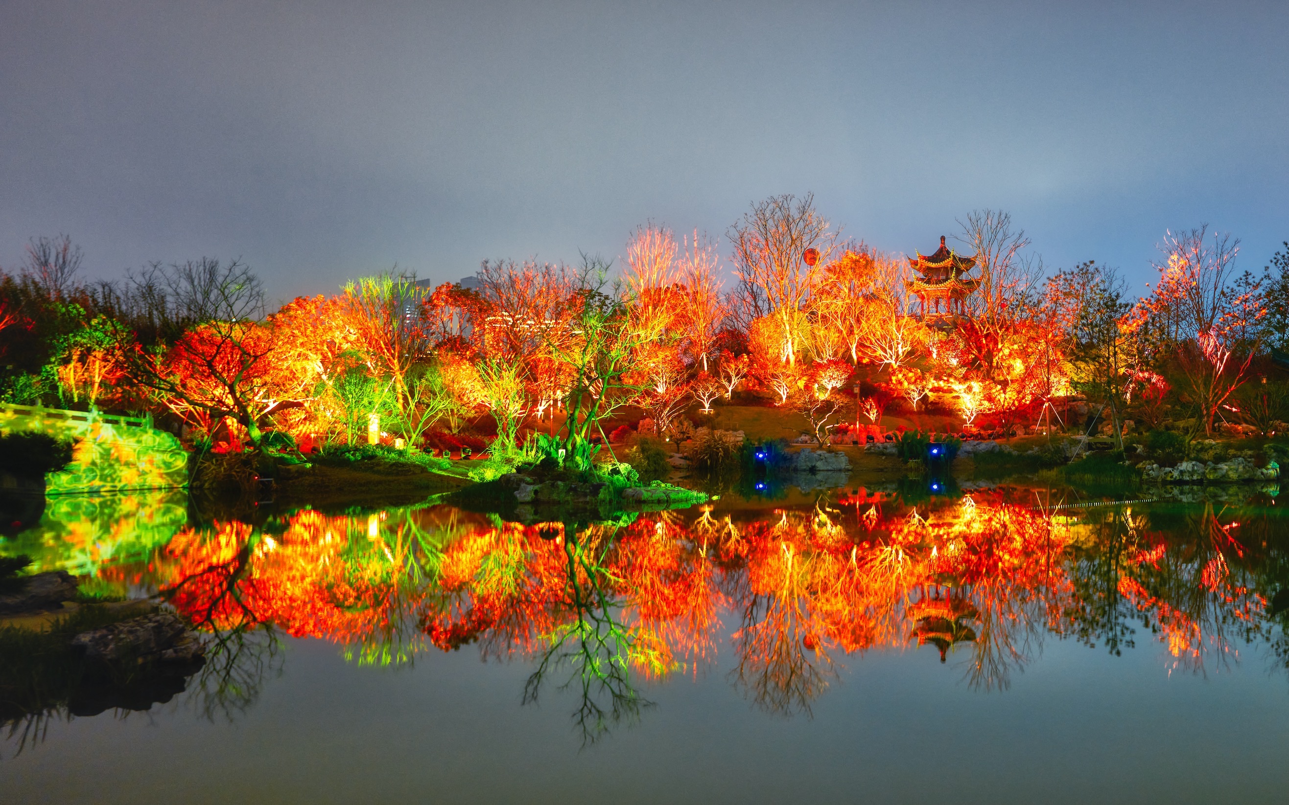 上海申园元宵节满庭芳光影