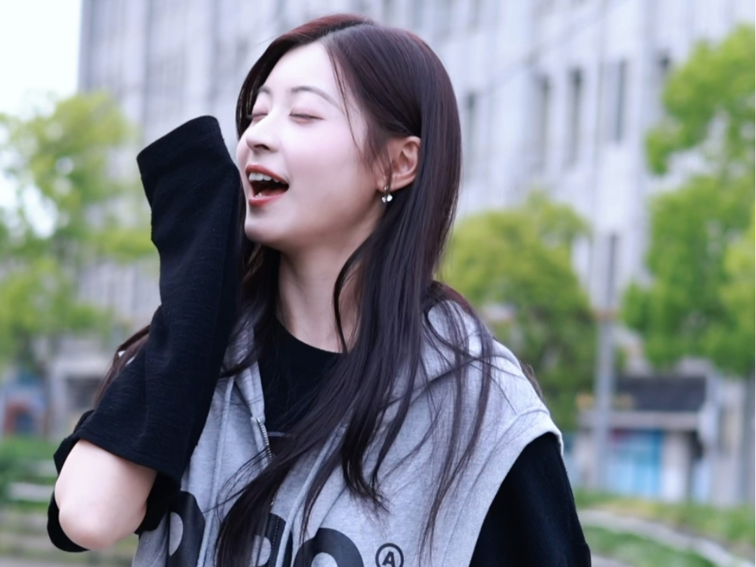 【谢天依】240420 千年一遇之出街