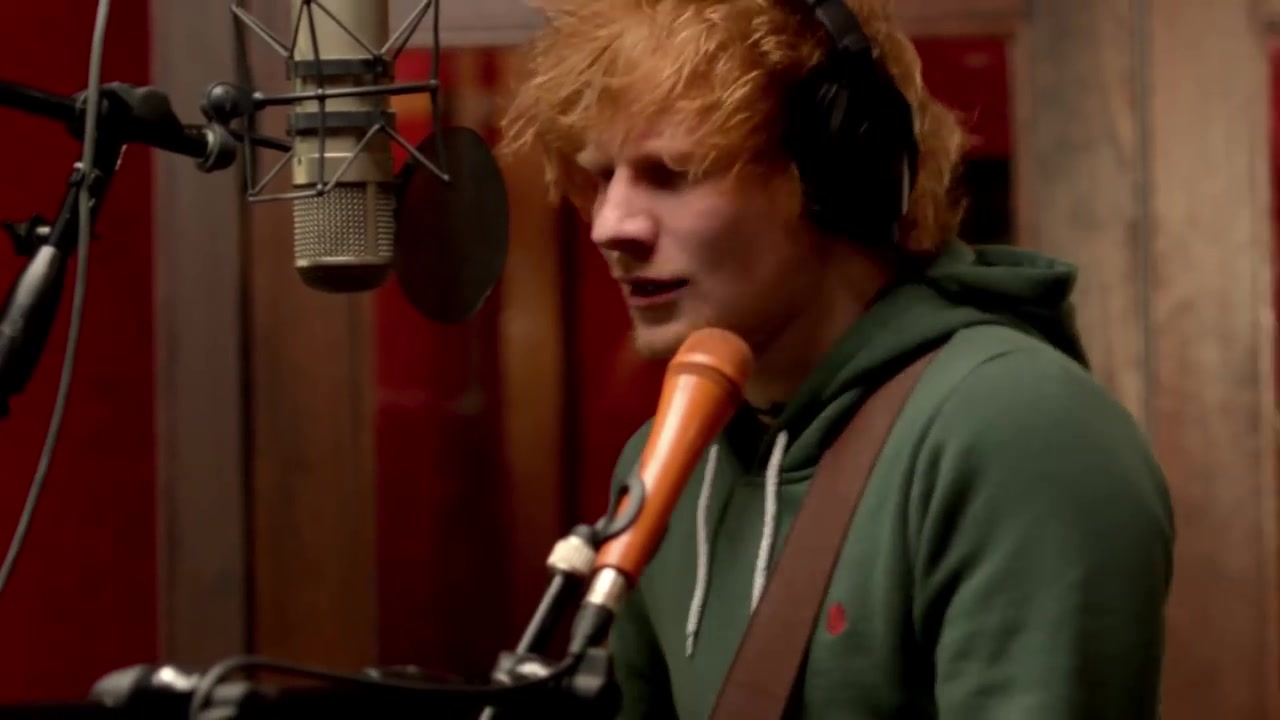 [图]Ed Sheeran - 'Give Me Love' captured in The Live Room