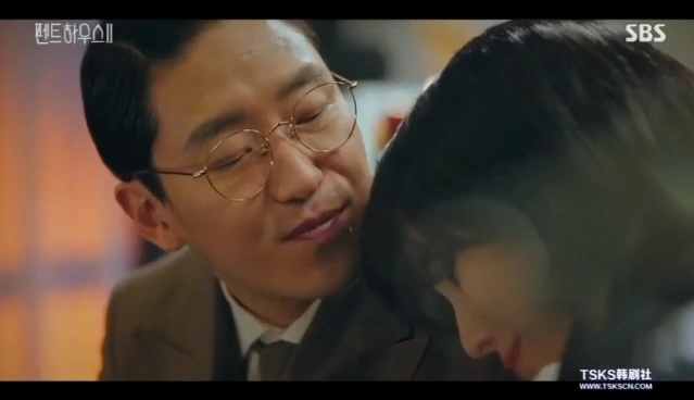 顶楼s2e8自剪预告
