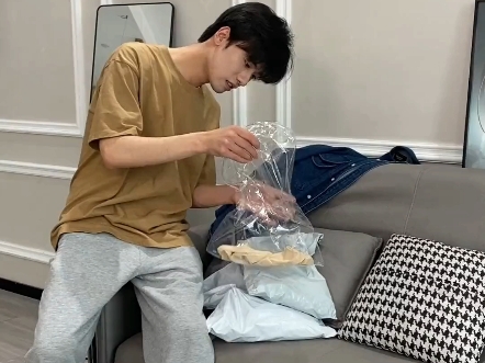 男朋友对女生的衣服可以说是一无所知#情侣日常 #辣妹装 #100个crush瞬间