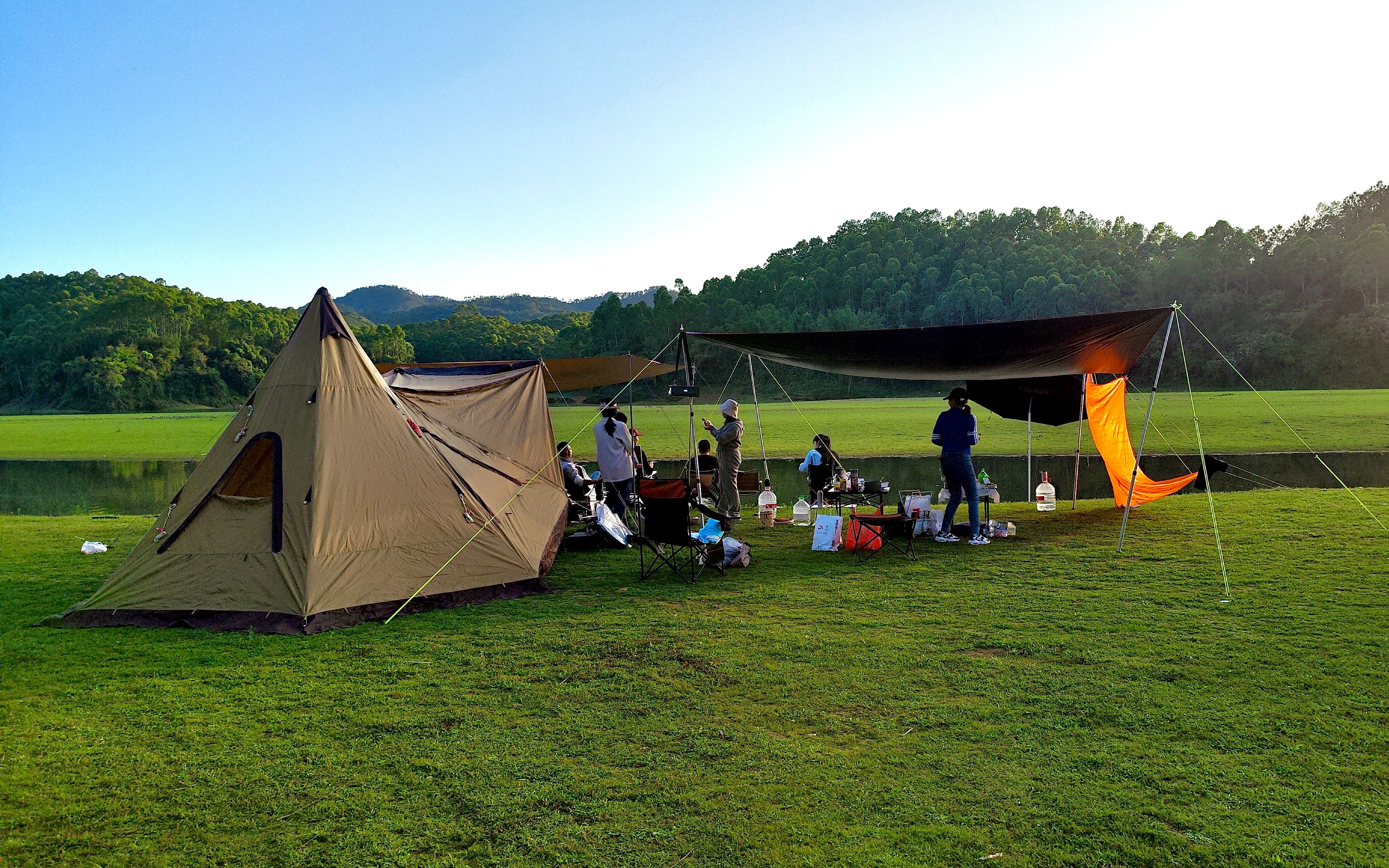 大八江河水库露营地航拍