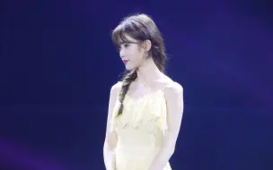 Download Video: 【1080P中字】IU《你的意义》成都场 美的有一些超过了