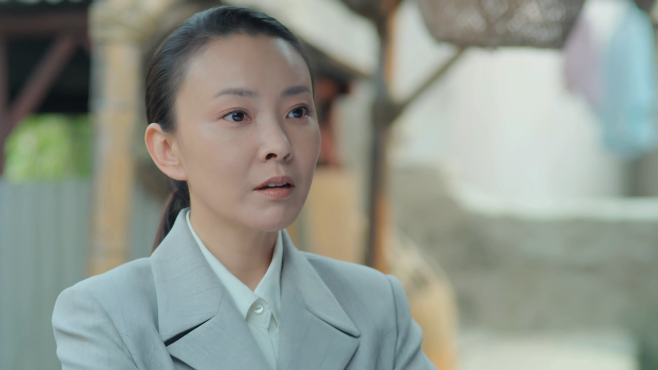 坐88路车回家:女主前来安慰,不料男主却责怪女主,太难了_哔哩哔哩