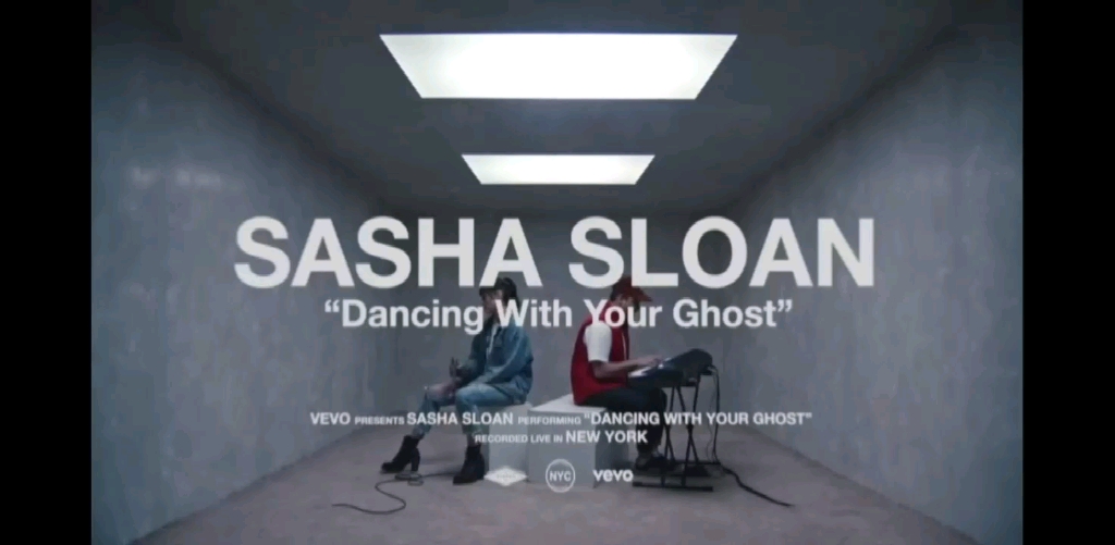 [图]【中英字幕】Sasha Sloan - Dancing With Your Ghost（Acoustic）与你的灵魂共舞