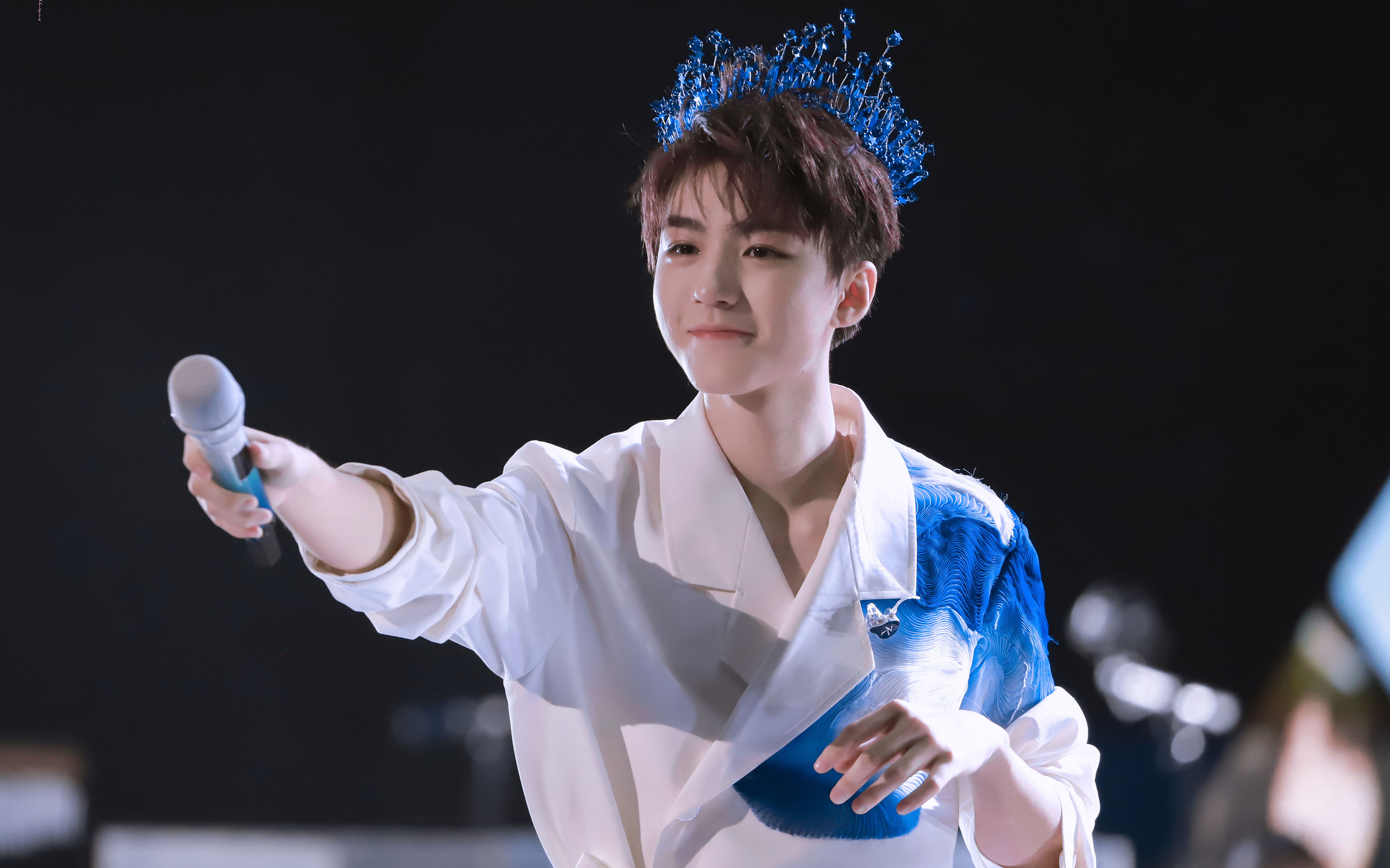 【王俊凯】救命,怎么有人可以将风衣/大衣/羽绒服穿得这么好看