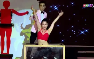 Download Video: Vertical clear No cover sawing illusion Vietnam Tv magic Competition