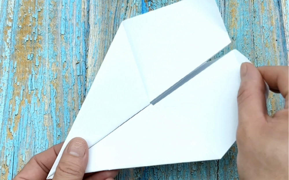 回旋纸飞机 B站