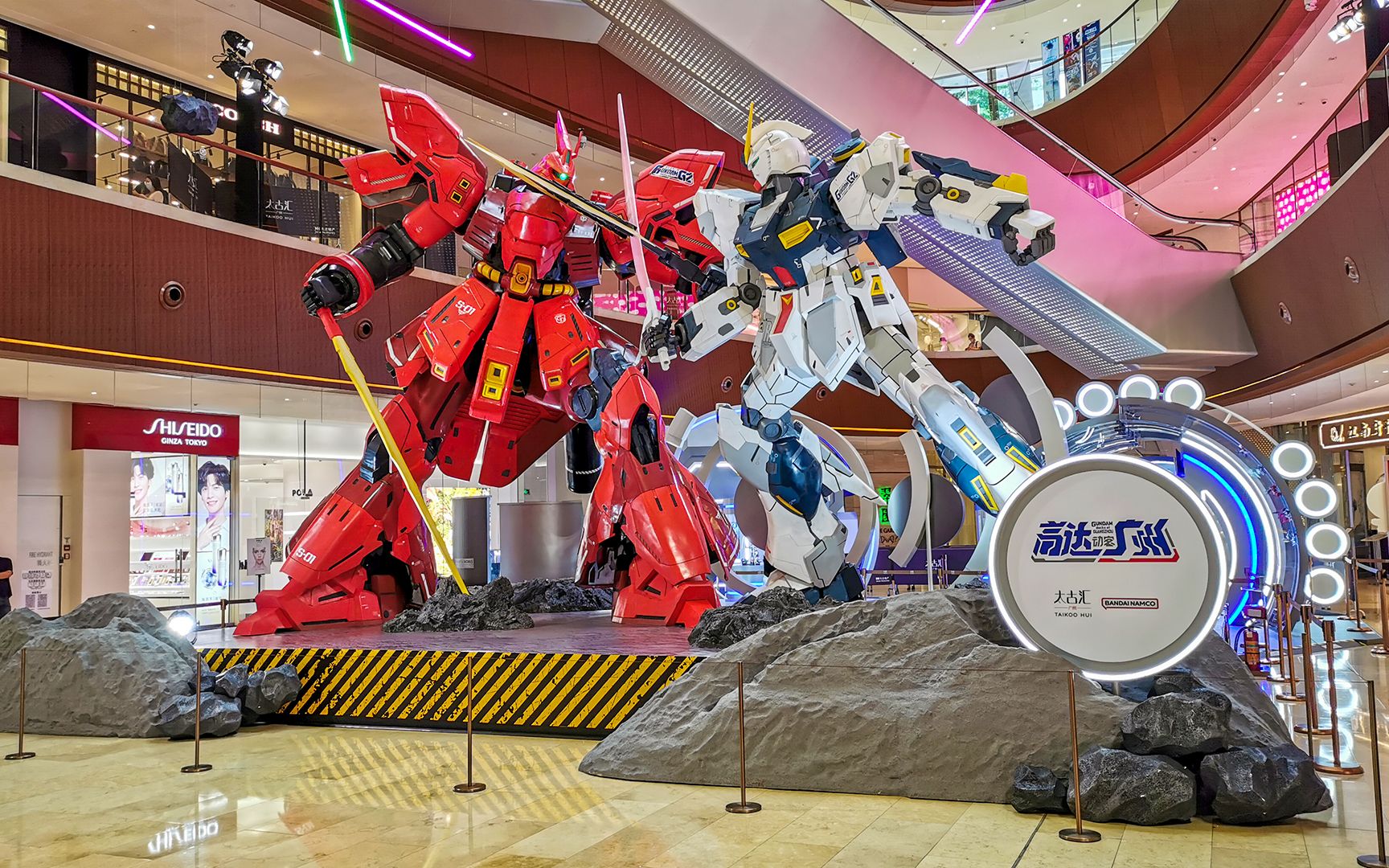 广州太古汇高达手办限量发售场面很火爆