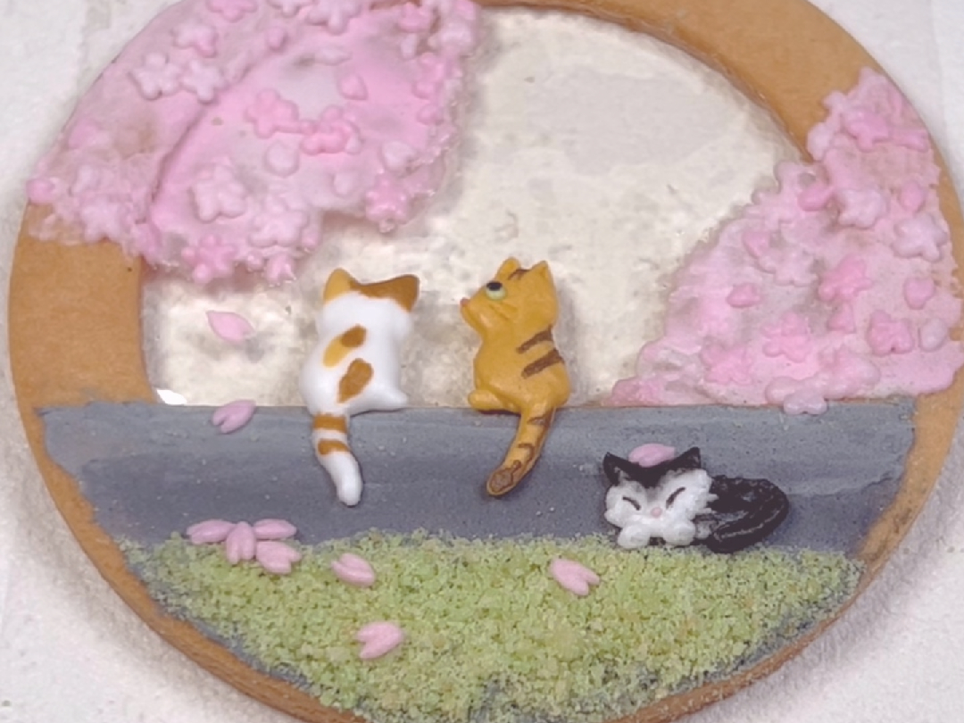 我用糖霜饼干画了一幅《小猫咪赏樱图》