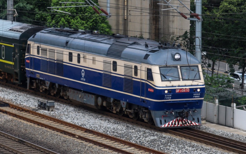 【京沪&宁启】t7775盐城-南京,本务:上局宁东段df110410,车底:bsp