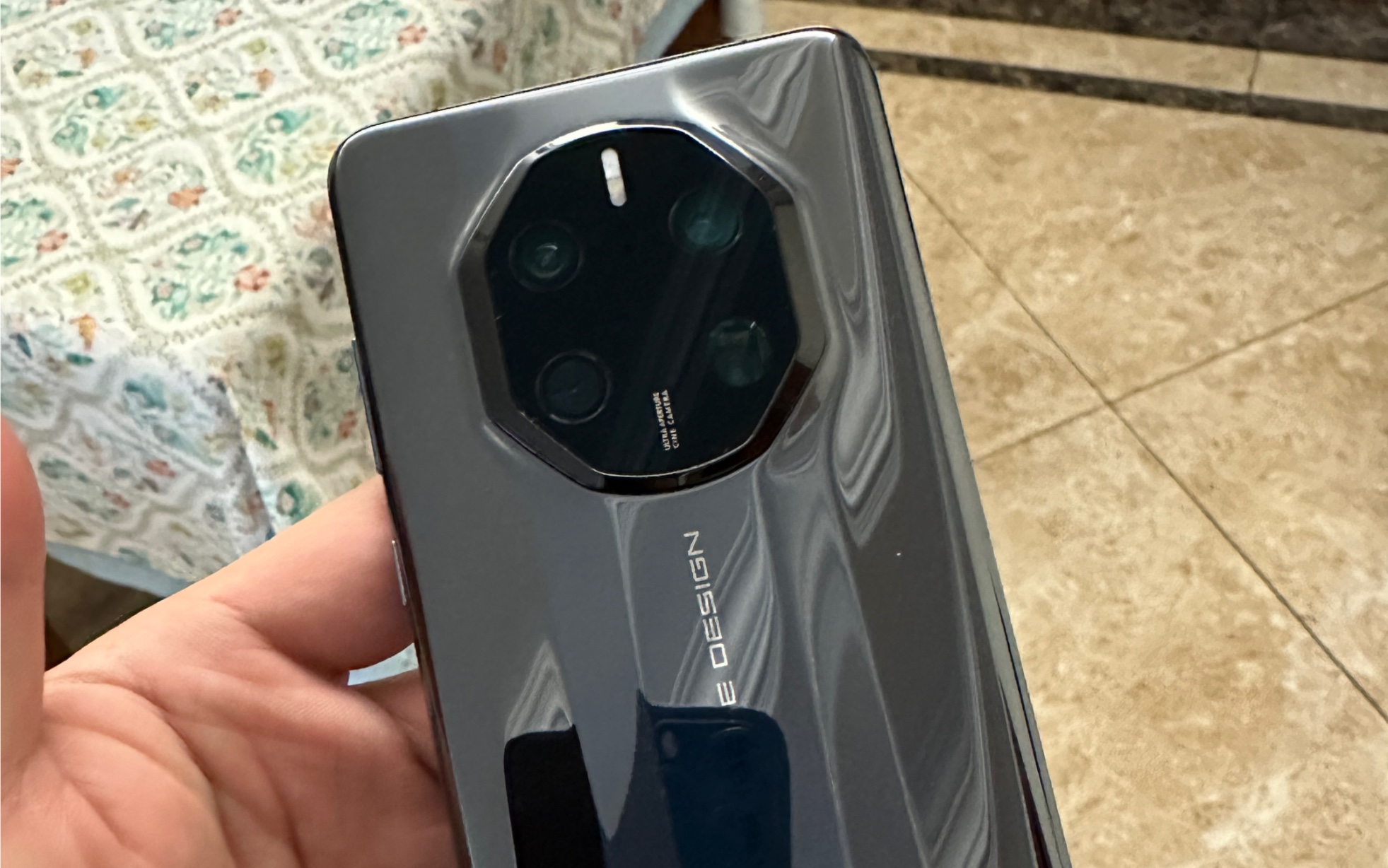 晓评测-华为保时捷 mate50 rs