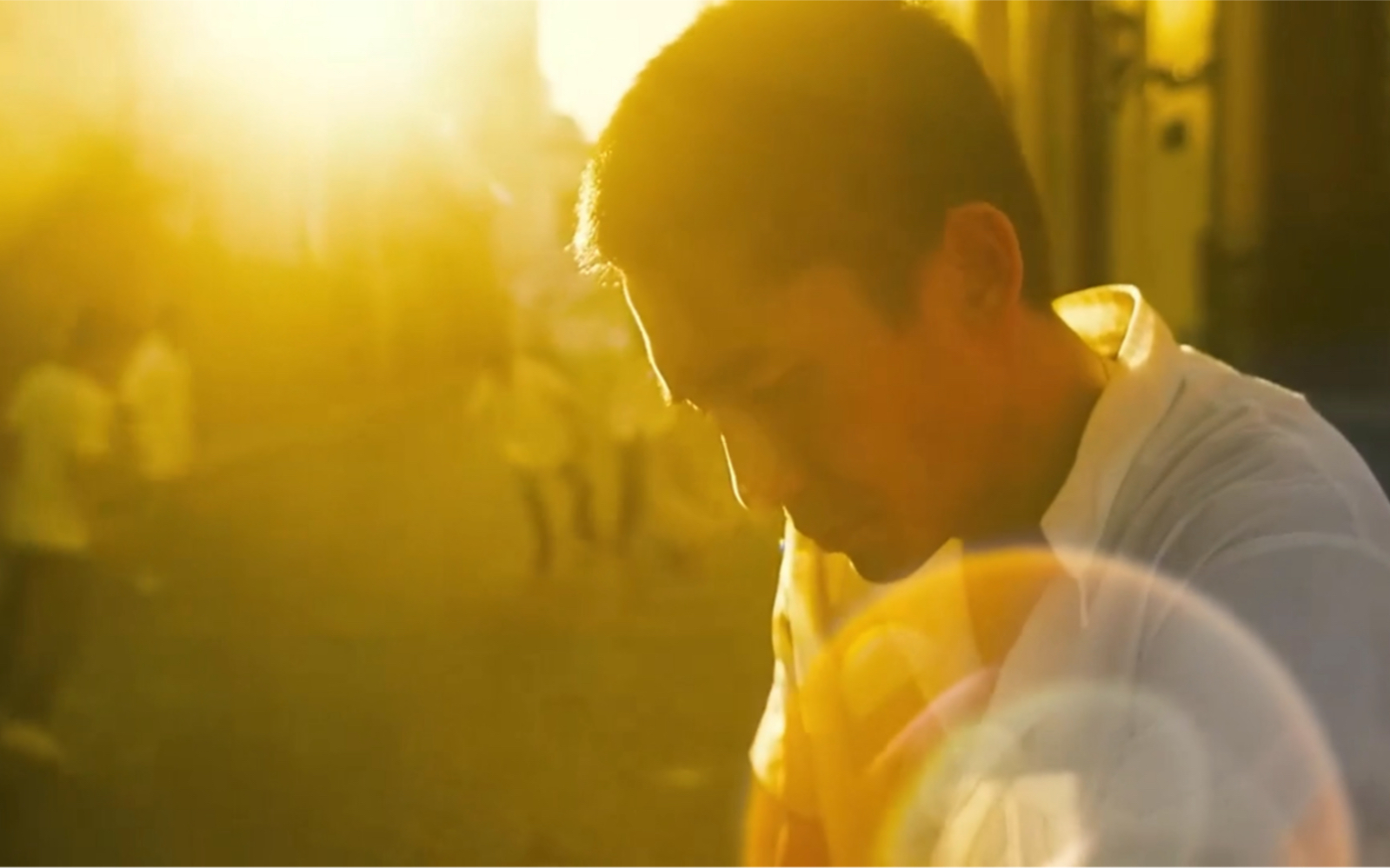 春光乍泄黎耀辉