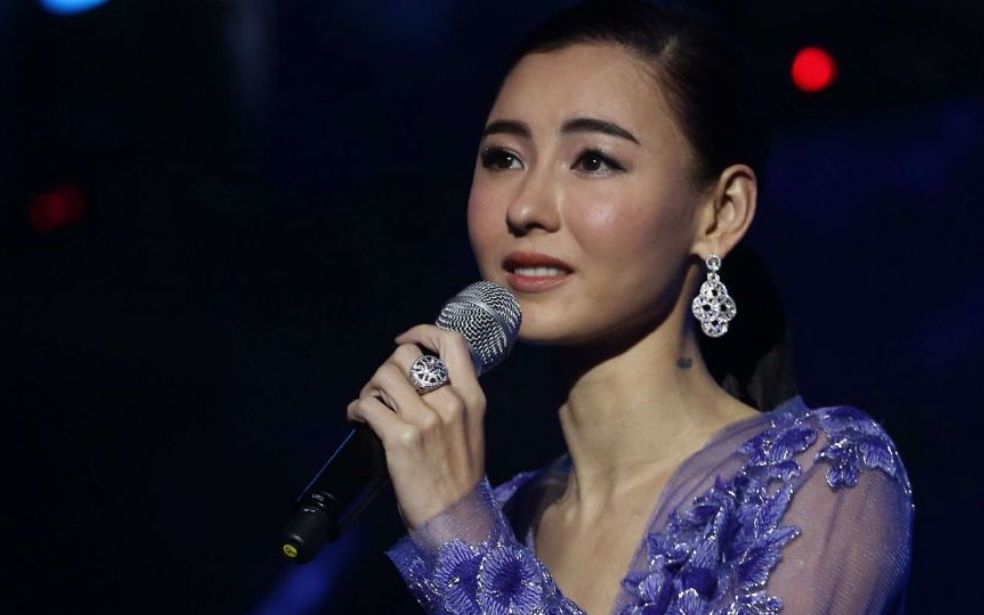 本以为是个青铜!谁成想张柏芝一开口如此悲伤,谢霆锋听了也泪奔