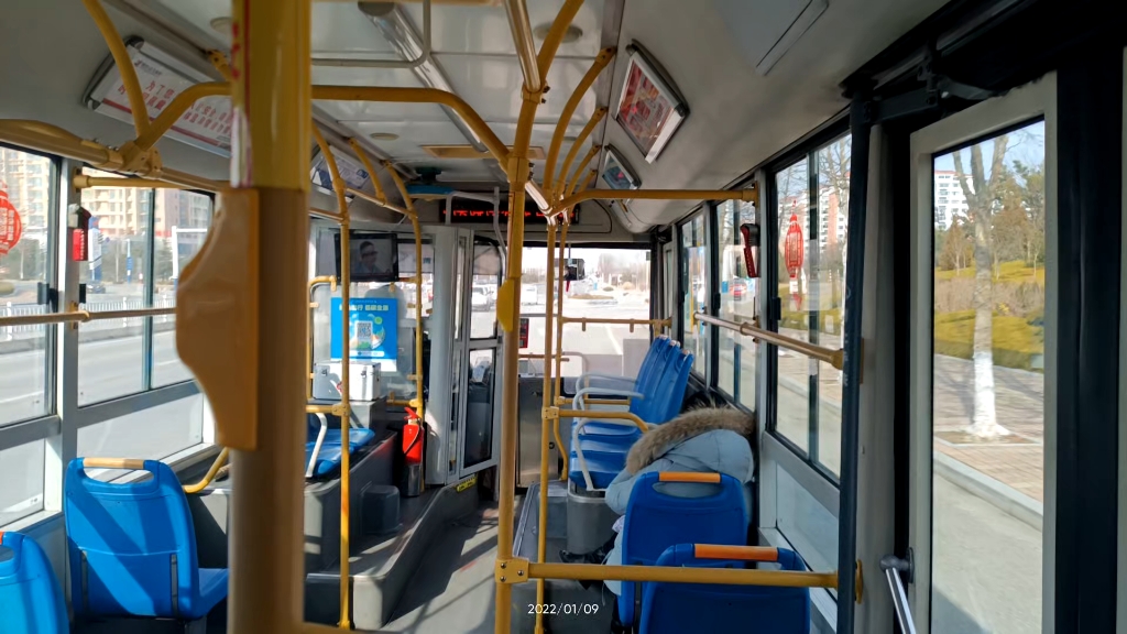 烟台公交51路黄海拖拉机视频