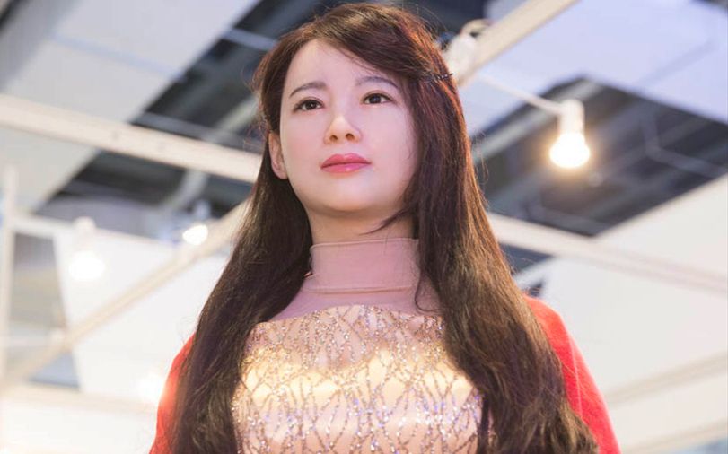 我国第一个美女机器人诞生,未来机器人老婆会进入人们生活吗?