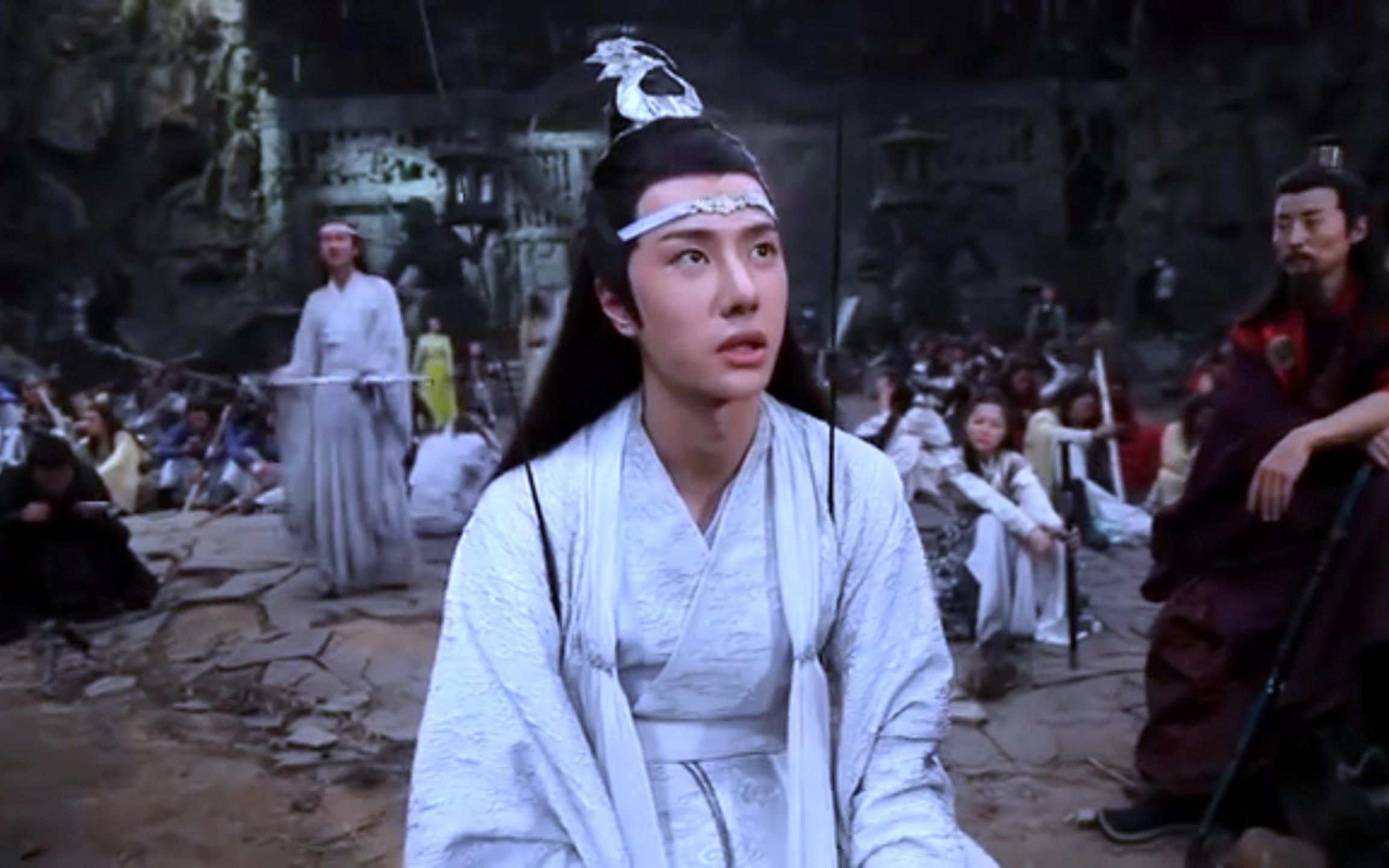 王一博陈情令花絮,吊威亚像极了真人版晴天娃娃,真的太可爱了!